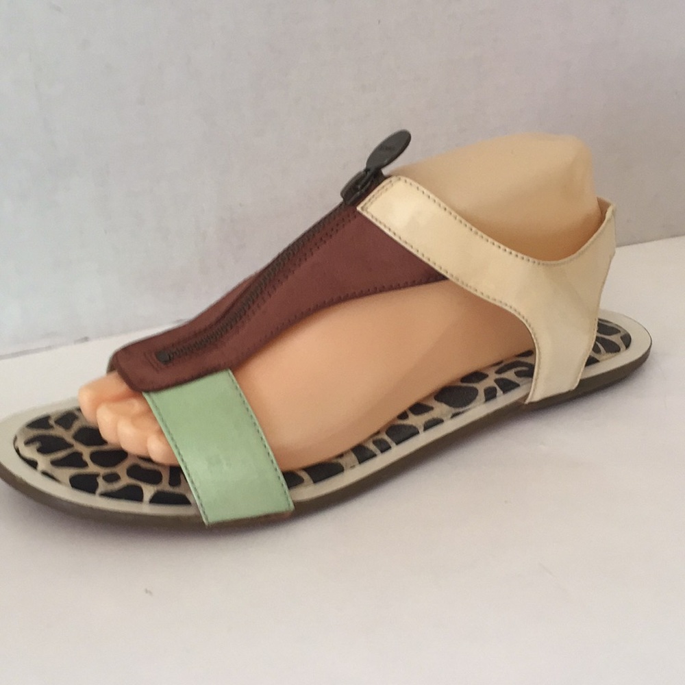 Geox sandals size 10.5/ 41 flats